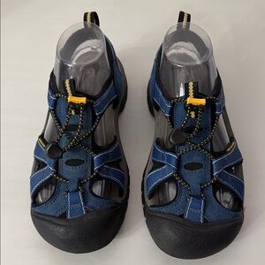 Keen Newport Sandals Closed Toe Sandals Navy Bungee Tie Size 7.5